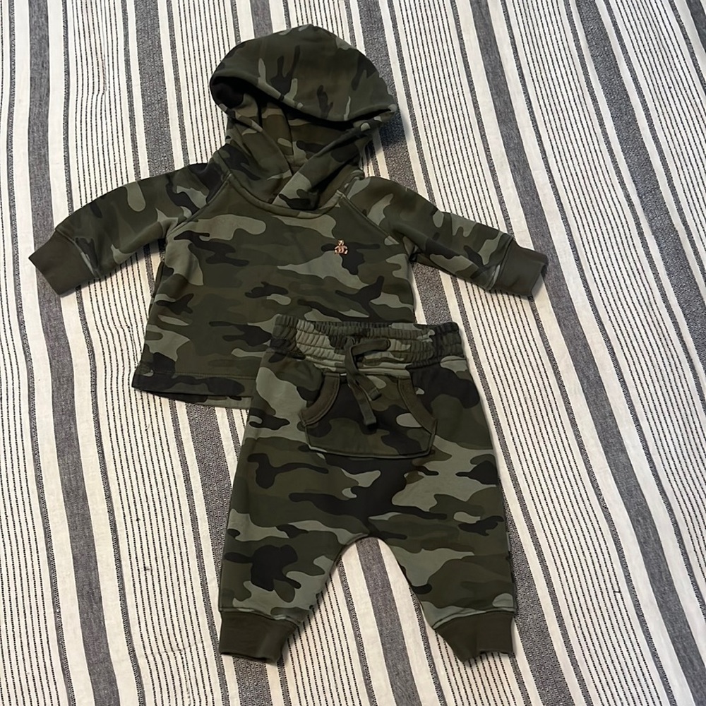 Camo baby Gap sweatsuit 3-6 months